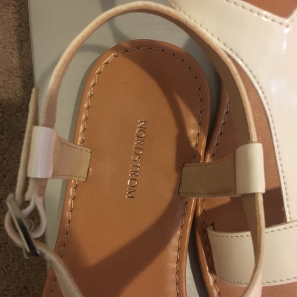 Girl's sandals from Nordstrom's size 3 💕 - Picture 5 of 5